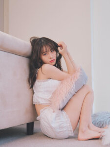 NaomiDate image 3