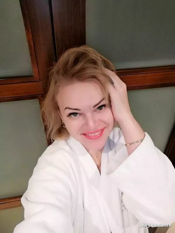 Alina, 40