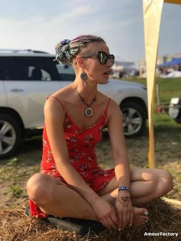 Yana, 31