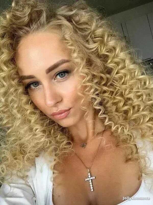 Mariia, 25