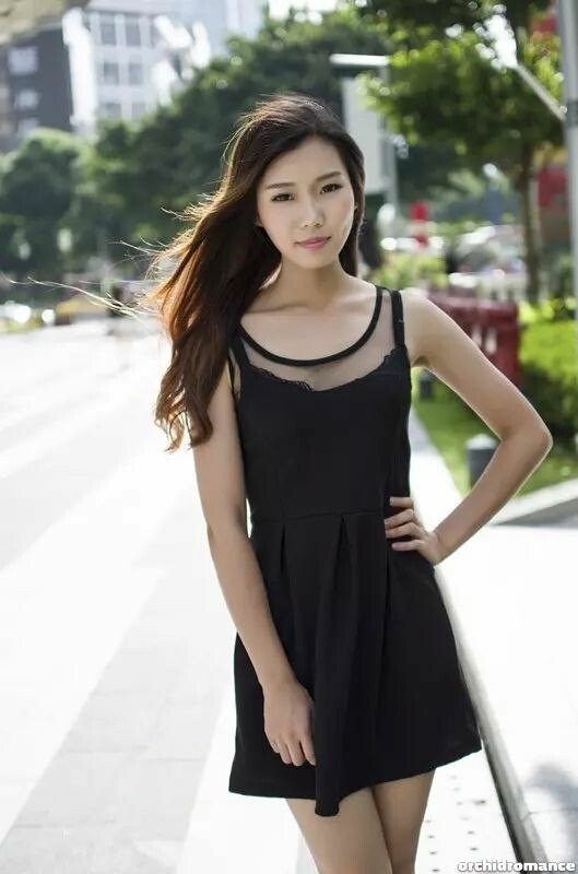 Xiaoyan, 28