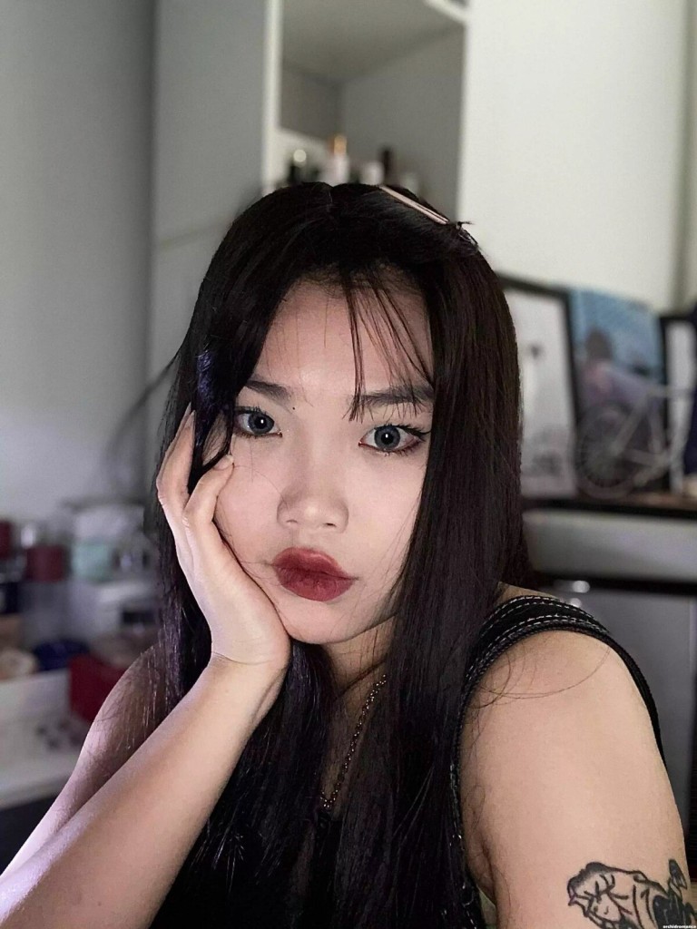 Juanjuan, 20