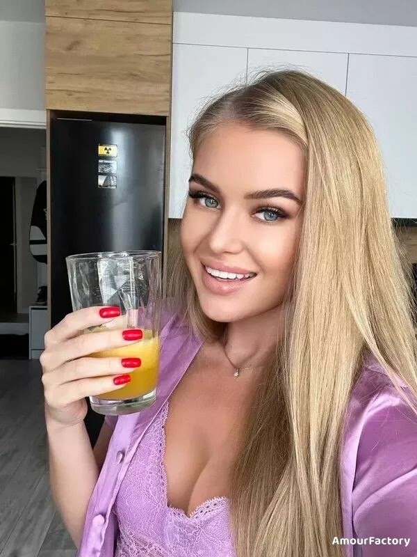 Aleksandra, 29