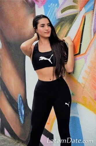Carmen, 23