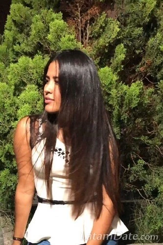 Michelle, 23