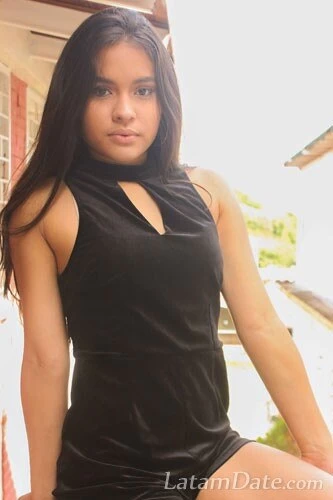 Yesenia, 22